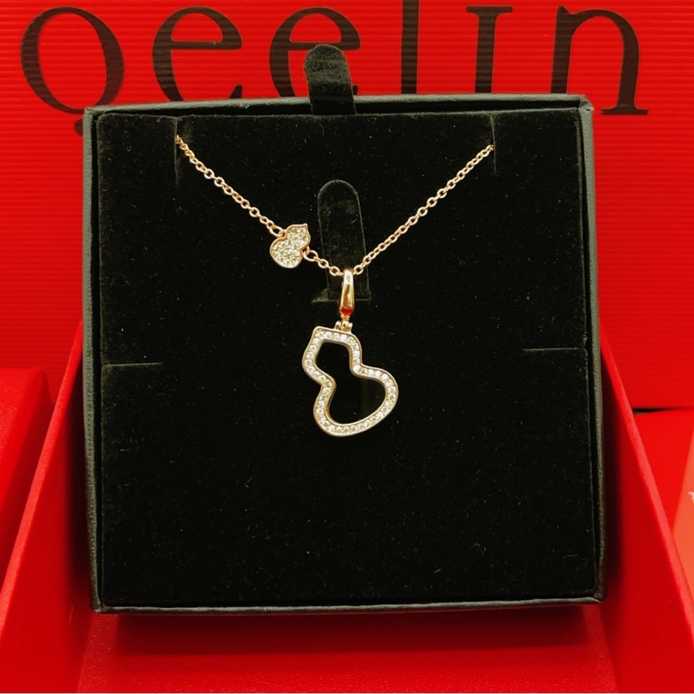 Elegant Gold and Silver Pendant Necklace